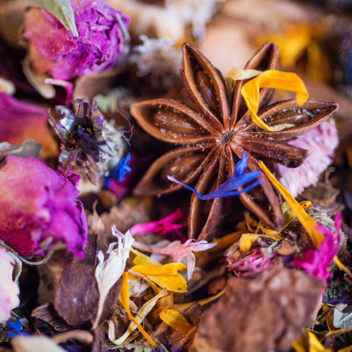Tisane La Réconfortante Bio – Infusion hivernale fruitée & épicée | Comptoir d’Herboristerie